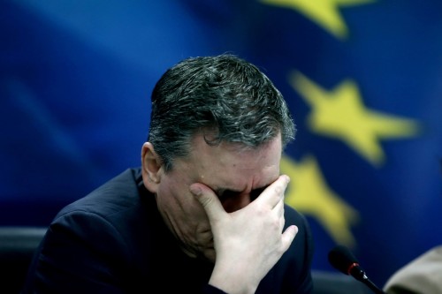 Eurogroup: «Φρένο» στην εκταμίευση της δόσης