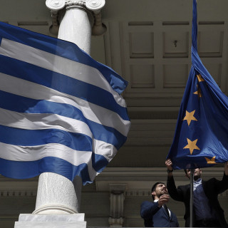 Πολ Kαζαριάν: «Το ύψος του ελληνικού χρέους είναι το ψέμα του αιώνα»