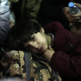 Ελληνικό Συμβούλιο για τους Πρόσφυγες: Τα προσφυγόπουλα που μένουν στα κέντρα φιλοξενίας της ενδοχώρας και τα ΚΥΤ των νησιών δεν μπορούν να πάνε στο σχολείο