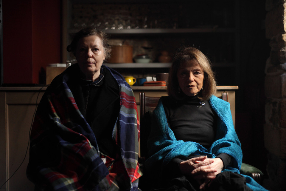 Actresses Roula Pateraki and Reni Pittaki at Sfendoni theater, Athens, December 2016 / Οι ηθοποιοί Ρούλα Πατεράκη και Ρένη Πιττακή στο θέατρο Σφενδόνη, Αθήνα, Δεκέμβριος 2016