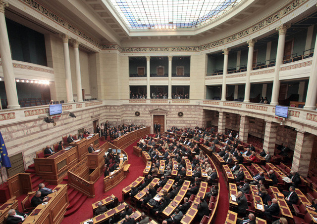 Στην Ολομέλεια το πόρισμα της διακομματικής κοινοβουλευτικής επιτροπής για το δημογραφικό