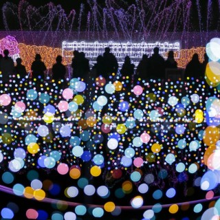 5 εκατομμύρια λαμπιόνια για τα Χριστουγέννα στο Τόκιο