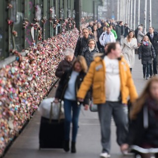 Γερμανία: Βρέθηκε βόμβα από τον Β’ Παγκόσμιο Πόλεμο και ο κόσμος απομακρύνεται