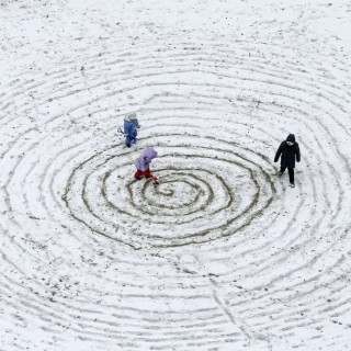 Κυκλώνοντας το χιόνι στο Κίεβο