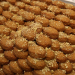 Θα πάρετε ένα μελομακάρονο;