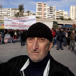 Συγκέντρωση διαμαρτυρίας ναυτεργατών στο λιμάνι του Πειραιά