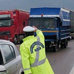 Έκτακτα μέτρα της Τροχαίας, αυστηροί έλεγχοι και απαγόρευση κίνησης φορτηγών στις εθνικές οδούς για τις γιορτές