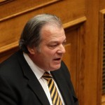 «Μπορεί ένας γκέι να είναι μπέιμπισιτερ;»: Η νέα ομοφοβική δήλωση του βουλευτή των ΑΝΕΛ, Κ. Κατσίκη