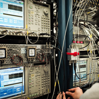 Οι υπολογιστές του αύριο: διάφανες οθόνες,  κινητά τηλέφωνα αυτιού και τηλεοράσεις παλάμης