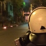 Μολότοφ σε διμοιρία των ΜΑΤ στα Εξάρχεια