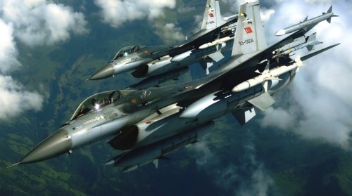 Τουρκικά αεροσκάφη έπληξαν δέκα στόχους του ISIS στον βορρά