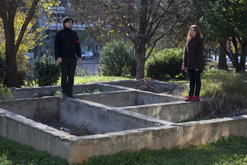 Παναγιώτης Παπουτσής και Νιτούς Ανθούση. Φωτογραφήθηκαν για την Popaganda στον κήπο του Ωδείου Αθηνών, Δεκέμβριος 2016 ΕΥΑ ΝΤΑΡΑΡΑ / FOSPHOTOS