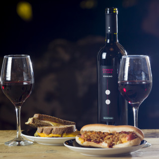 Η Οινοποιία Μπουτάρη και η Popaganda σας κάνουν δώρο έξι φιάλες κόκκινου κρασιού