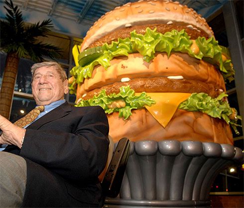 Πέθανε σε ηλικία 98 ετών, ο δημιουργός του διασημότερου μπέργκερ, του Big Mac