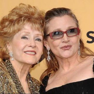 Πέθανε η Ντέμπι Ρέινολντς, η ηθοποιός και μητέρα της πριγκίπισσας Λέια