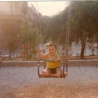 Ο Γιάννης Κολλιάκος κυκλοφορεί κι οπλοφορεί από μικρό παιδί