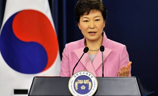 Σε οκταετή κάθειρξη καταδεικάστηκε η πρώην πρόεδρος της Νότιας Κορέας Παρκ Γκεούν-χιε