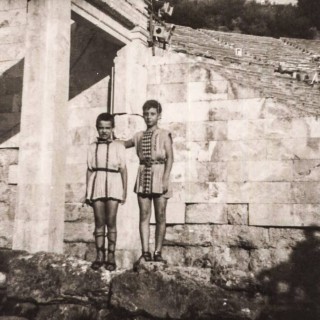 Ο Νίκος Σούλης ντυνόταν παπάς κι έκανε λιτανείες στου Ψυρρή