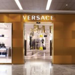 O οίκος Versace πρέπει να μετονομαστεί σε «Ρατσίστε»