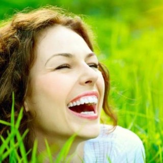 Τι σε κάνει χαρούμενο; Ο μισθός ή ο σύντροφος;