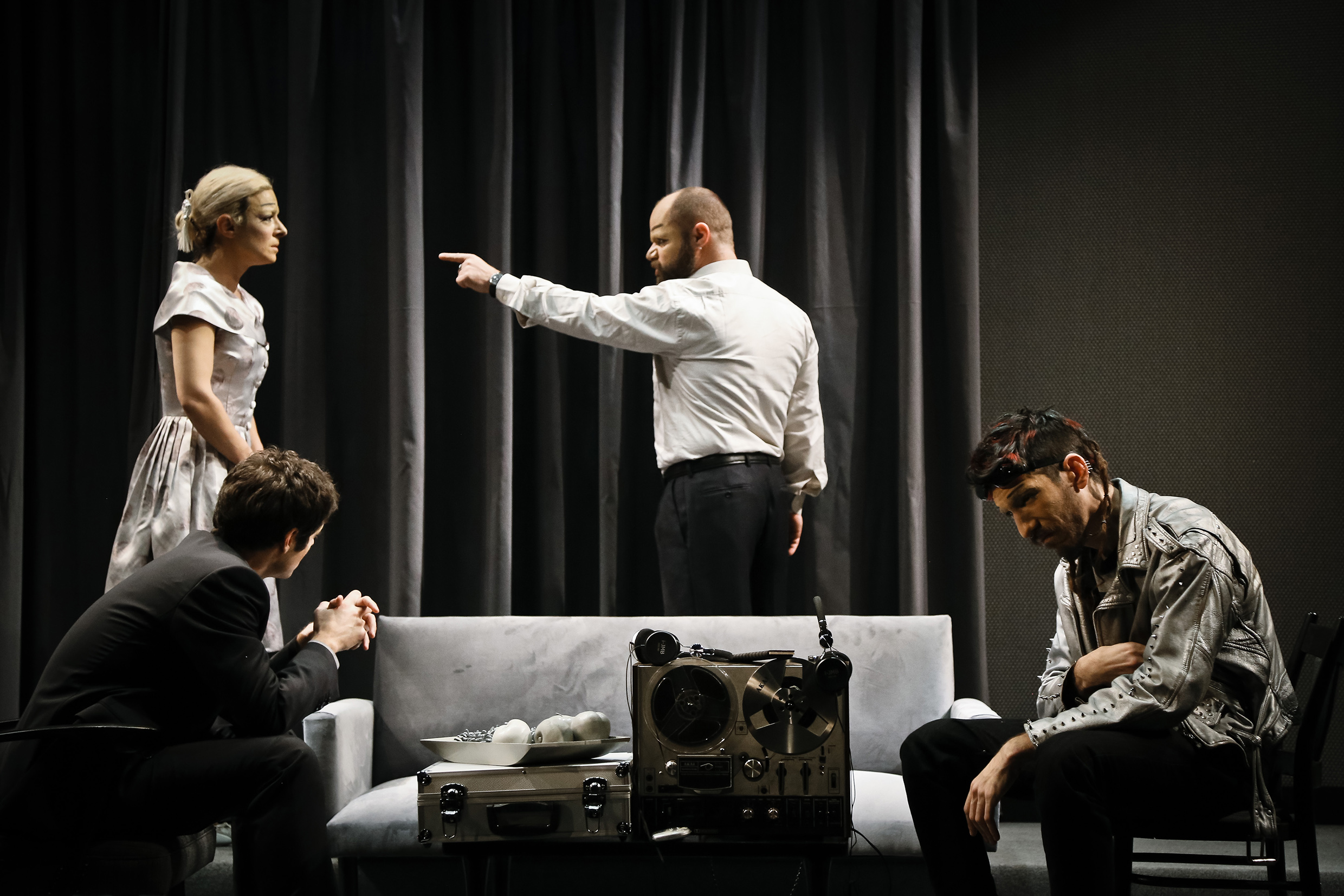 enas-dolofonos-sto-tokio_img_7899_kiki-papadopoulou