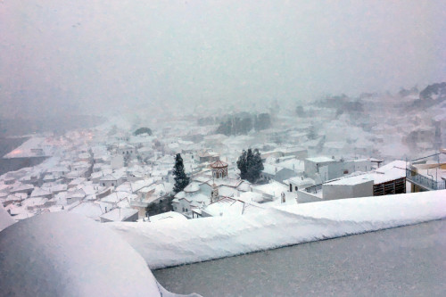 Χιόνια στα ορεινά της δυτικής Θεσσαλίας