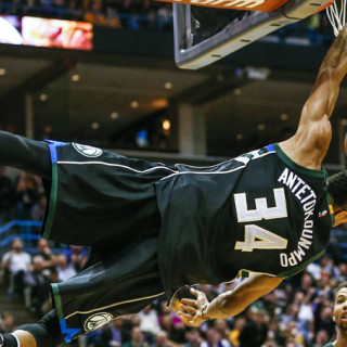 Ελληνική βραδιά στη Βοστώνη με παράσταση από τον Γιάννη [ΒΙΝΤΕΟ]