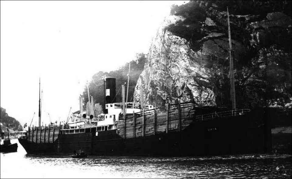 Το ατμόπλοιο «Όρια», χωρητικότητας 2.127 τόνων, σε προπολεμική φωτογραφία (πηγή: Αρ. Ζερβούδης). Το ναυάγιο του τον Φεβρουάριο του 1944 είχε ως αποτέλεσμ το θάνατο 4.181 Ιταλών στρατιωτών.