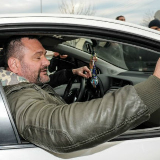 Ο Λαγός μαζί με ομάδα χρυσαυγιτών γρονθοκόπησαν δασκάλους και γονείς σε δημοτικό σχολείο