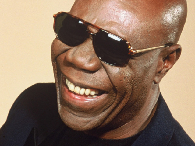 Manu Dibango: «Ακούμε λίγο αλλά καταναλώνουμε πολύ»