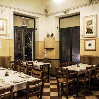 Οι Κυβερνήσεις Πέφτουνε, Μα ο Οικονόμου Μένει...