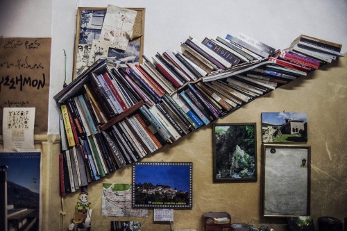Θεσσαλονίκη: Ένα «Ράφι της Αγάπης» γεμάτο βιβλία στον Ξενώνα Καρκινοπαθών, στην Πυλαία