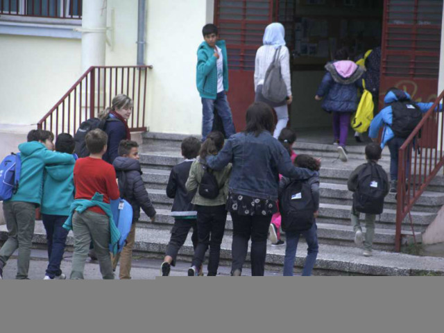 Θεσσαλονίκη: Κανονικά λειτουργεί σχολείο για προσφυγόπουλα, κόντρα στις αντιδράσεις