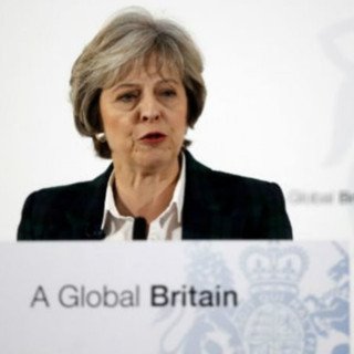 Τερέζα Μέι: Σχέδια για σκληρό Brexit και «παγκόσμια Βρετανία»