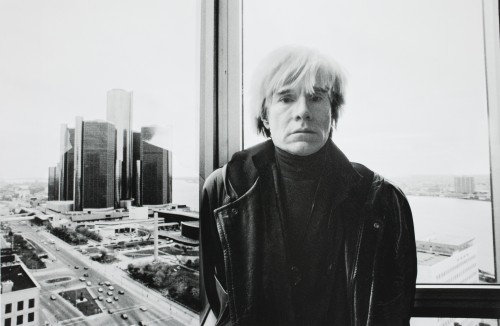 Στις 22 Φεβρουαρίου του 1987 πεθαίνει ο Andy Warhol