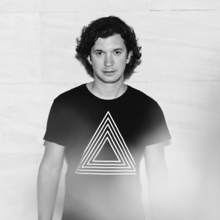 Ο Νick Varon προσγειώνεται στο Top Floor του Public για ένα ακόμα ”The 4 Quarters” residency του PIXI