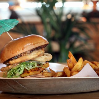 Τα burgers του Big Kahuna δεν υπάρχουν πλέον μόνο στο μυαλό του Tarantino