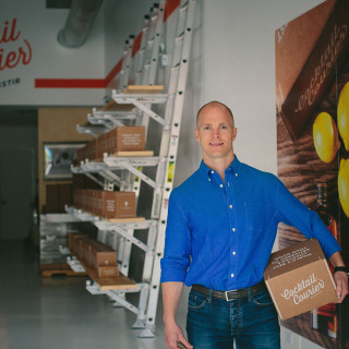 Το Cocktail Courier είναι η τέλεια λύση αν θέλεις να σερβίρεις κάτι πιο ενδιαφέρον από απλή μπίρα ή κρασί