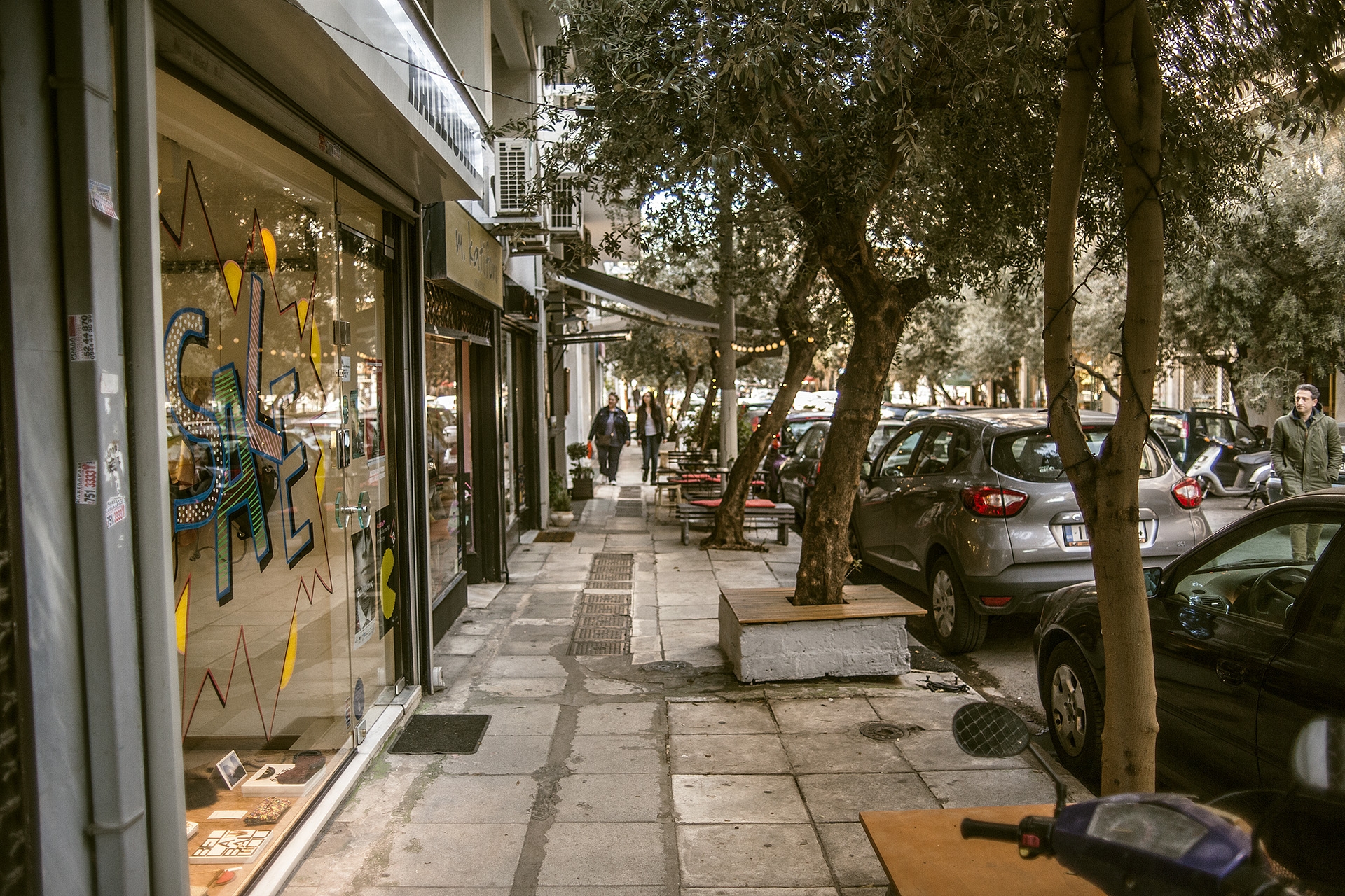 Μεσημεριάτικη ηρεμία στη γειτονιά της Αρχελάου.