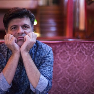 Ο Φοίβος Δεληβοριάς έχει ερεθιστεί με τη γυναίκα του Μαθουσαλίξ