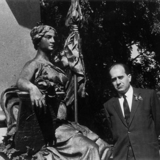 Ο άνθρωπος με το ψηλό καπέλο, του Νίκου Καχτίτση