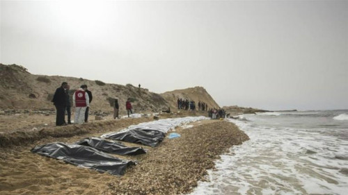 Οι σοροί 74 προσφύγων ξεβράστηκαν στις ακτές της Λιβύης