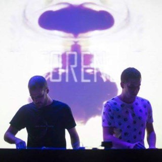 Οι Lip Forensics δεν έχουν κανένα δίσκο της Λένας Πλάτωνος και των Smiths