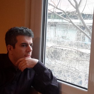 O Δημήτρης Κατσουρίνης θα ήθελε να πίνει το ποτό του στην Αβάνα σαν μοιραίος ήρωας του Χέμινγουεϊ