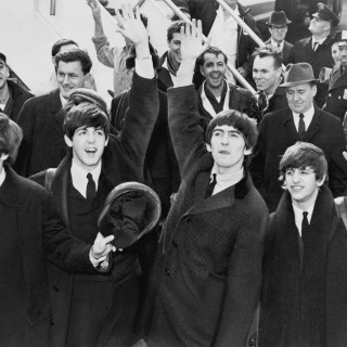 Στις 9 Φεβρουαρίου του 1964 οι Beatles εμφανίζονται για πρώτη φορά στην αμερικανική τηλεόραση, στο Ed Sullivan Show