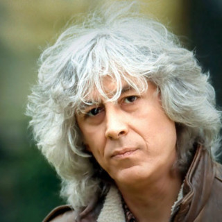 Σε λαϊκό προσκύνημα η σορός του Λουκιανού Κηλαηδόνη