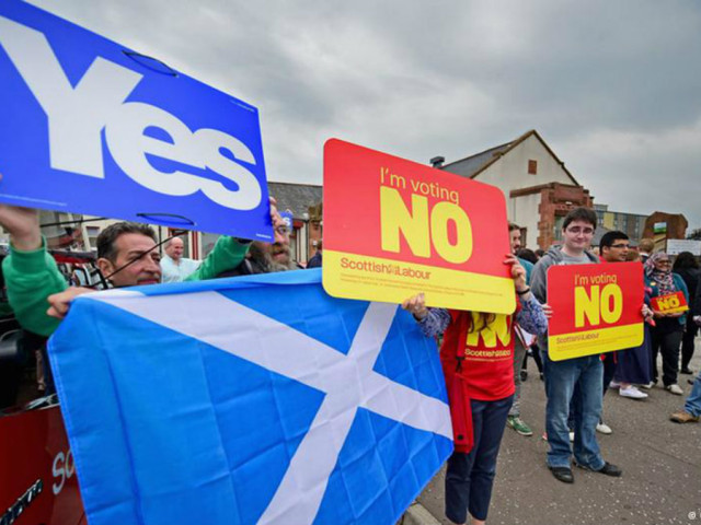 Ξεκινάει το «διαζύγιο» Βρετανίας-Ε.Ε. ενώ η Σκωτία ζητάει νέο δημοψήφισμα