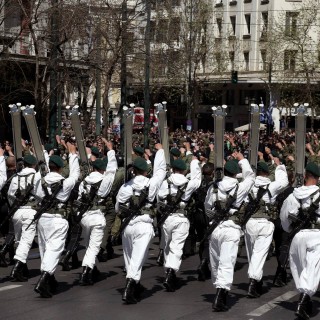 Ένα δύο, εν δυο, εν δυο