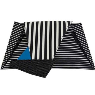 Αν πιστεύεις ότι οι clutch bags φοριούνται μόνο το βράδυ, τότε δεν έχεις κρατήσει μία Georgina Skalidi