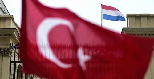 H Tουρκία διακόπτει τις διπλωματικές σχέσεις με την Ολλανδία